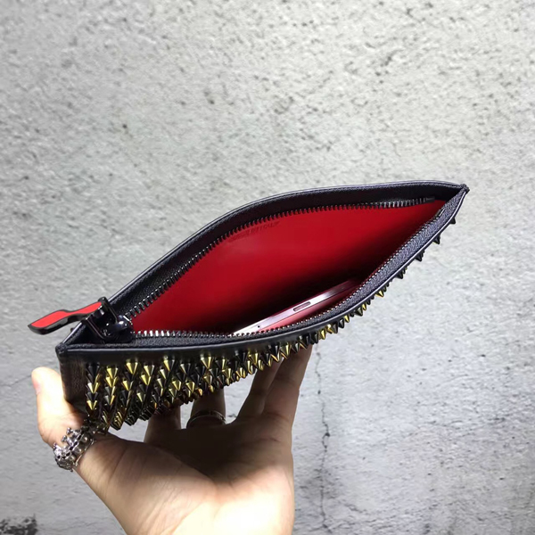 早くも16SS新作の登場です クリスチャン ルブタン コピー Christian Louboutin新作！loubiposh baby pouch